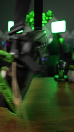 Razer Xanthus Crossbody Bag for Gamers | Tech Bag EDC