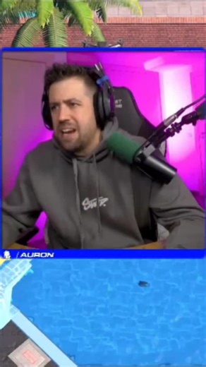 Auron y su peluquero colombiano escuchando Radio Cali 🤣 #auronplay #anecdotas #peluquero #humor #xd | WandoyPlay