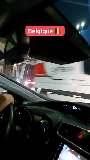 1.1K views · 85 reactions | ⬅️Attendez! 20 Seconds Je vais tourner à gauche. 﫡 Ici Belgique  #soiree #tourner #gauche #belgique #attending | Saonan Belgi | Facebook