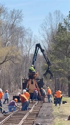 MARCH TO SALTILLO! Track laid, station exterior complete (EBT railroad)