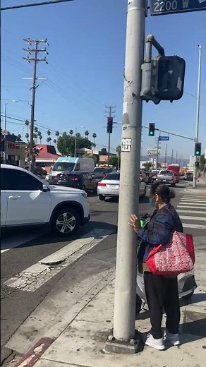 Walking in Los Angeles - Harvard Heights