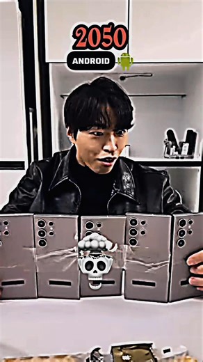 Android vs Apple in 2050 🔥