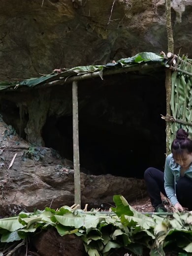 3 Days Solo Survival Camping: Building a Cave Shelter