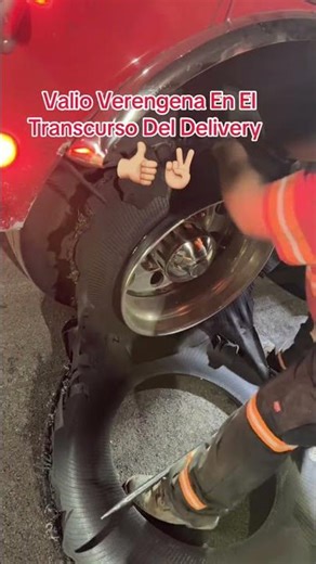 Freightliner Box Truck Y Trono La Llanta De La Grua/Tow Truck