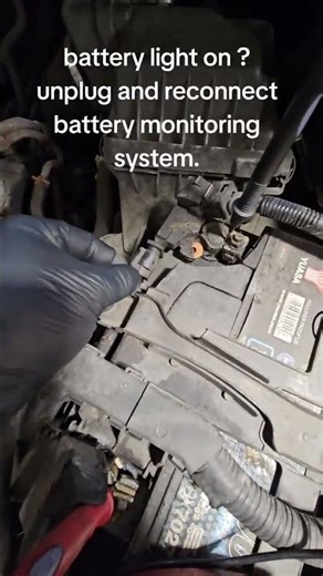 honda battery light on, battery monitoring system issue. #carmaintenance #mechanic #mechanicshop