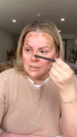 For this makeup method you put your highlight and contour then your foundation 😯 #makeuptutorial | Selena Marchand Makeup Artistry