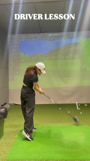 瀬戸晴加 Haruka Seto on Instagram: "ドライバースライス爆弾撲滅キャンペーン🔥🏃 徐々にドローに戻ってスピン量も減って飛距離も戻ってきてる！嬉しい🏋️‍♀️ 河野先生レッスン、毎週毎週効果絶大で素晴らしい😭 いつもありがとうございます！ @swingatlas #ゴルフ #ゴルフ初心者 #ゴルフ女子 #ゴルフコーデ #golf #golfwear #ゴルフウェア #ゴルフスイング #ゴルフ練習 #골프 #골프스타그램 #골프웨어 #100切り #せとはるゴルフ #せとはる #瀬戸晴加 #ゴルフ男子"