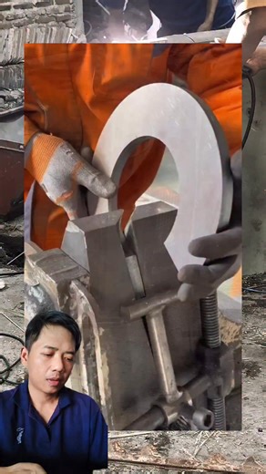 saif | making screw flights with a press brake👍🏼 #metalworking #pressbrake #engineering #manufacturing #auger #screwflight #satisfying #industrial... | Instagram