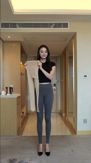 发现一双绝美肤色🧦 即有油光，又有极光，还有珠光#袜子 #美肤袜 #连裤袜 #夏日穿搭