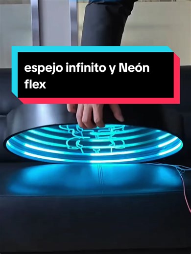 Efecto de Espejo Infinito y Letreros Neón Flex