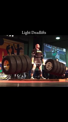 Helicopter curl by Captain America Also•••••#gymhumour #gymmemes #funnygymvideos #gymreel #gymreels