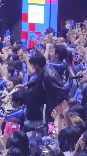 Joong when Dunk scores #joongdunk #joongarchen #dunknatachai #chenrcj #gmmtv #GMMTVSTARLYMPICS2025