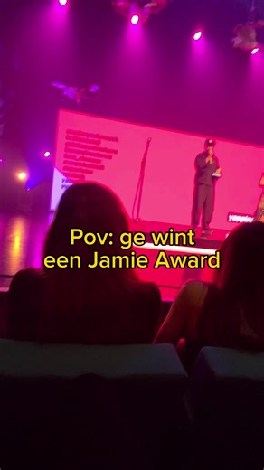 Mercikes! Huur mij in om uw speeches te schrijven x @jamiesawards #bruinemehdi #jamies #award