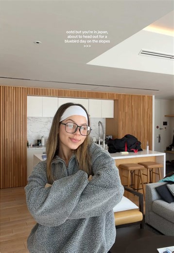 me 🤝🏼 a blue sky #japan #niseko #bluebirdday #skiing #japantravel