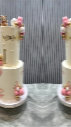 5 & 8-inch custom cake design. #floralkakes #missrachelcake #1stbirthdaycake #celebrationcake #partycakes