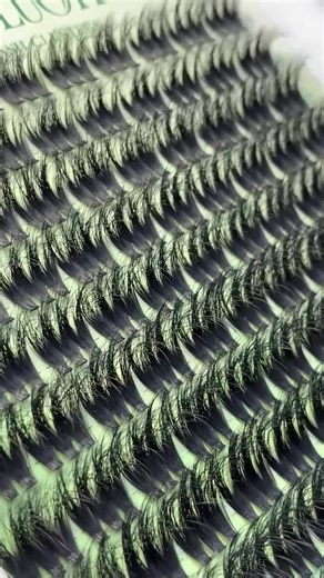 5D Aura. Soft and fluffy lashes. #diylash #youlucklash #diylashes #lashmapping #clusterlashes #diylashextensions #volumelashes #lashclusters