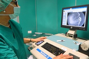 Retinal detachment: what is it? | Emergency Live