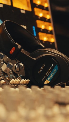 Your favorite artists favorite professional headphones...the MDR 7506 Pro headphones will have you feeling like a true rockstar. #MySony #SonyPRO Get your own pros here! https://bit.ly/4iuCV4s | Sony Electronics