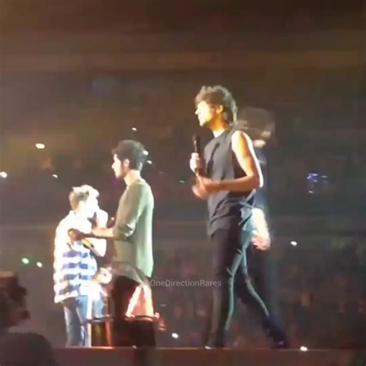 Zayn and Louis Pranking Liam with His Clothes