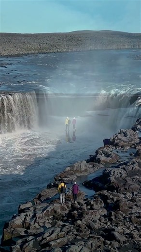 Iceland: Waterfalls, Volcanoes & Landscapes That Feel Like Another Planet