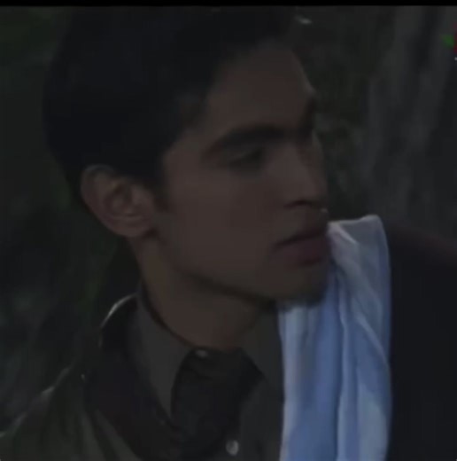 Nakaka iyak naman balikan, nuong time na yqn puro lait at negatibo ang trato sa akin ng mga katrbaho at press, hamggang ngyn pero nuong time na yan wala pa akong confidence dahil wala pa ang asawa ko #sarinaagassi #mrmrsagassi #carlosagassi lagi ko binibigay best ko sa trabaho at maging mabuting tao lalo na sa kapwa kahit masakit mga sinasabi nila at talagang bastos sila 🥲 ngyn balikan ko amg gwapo at galing ko pala, sana pinush nila ako hindi yung mag imbento ng mga nega fake news haays anyway