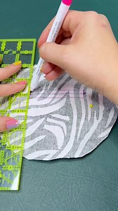371K views · 8.6K reactions | ✨Monedero Fácil de Corazón✨ Tutorial #tips #sewingtutorial #coser #sewingfabric #tipsdecostura #tutorial #trucodecostura #costura #aprendeacoser #diy #costuracreativa #costurafacil #creatividad #aprendecostura #coseresmisuperpoder #coserfacil #hazlotumismo #cursodecostura #costuraparaprincipiantes #coseresfacil #costuraterapia #fashiondesigner #hack #diyprojects #costuracomamor #fashion #costurando | Alejandra Meza | Facebook