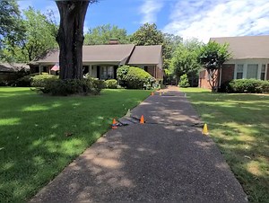 Last day of this estate sale, let's go shopping | Julie's Designs & Signs