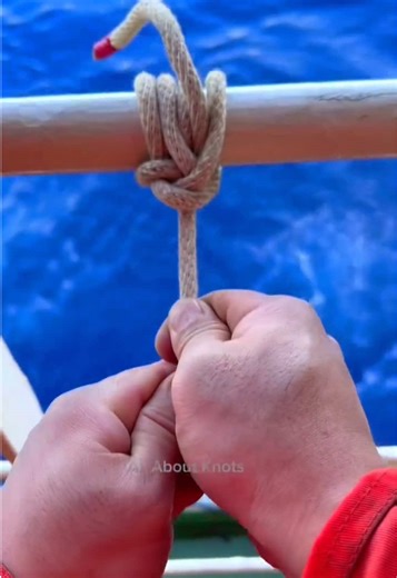 How to Tie a Boom Hitch Knot for Seafarers