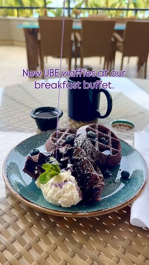 Here’s a *purple* push to get you out of bed in the morning. 🧇💜 #BuffetatHyatt #HyattRegencyWaikiki - - - - #breakfast #pancakes #ube #waffles #vacation #views #foodie #oahufoodie #honolulufoodie #waikiki #waikikifoodie | The Buffet at Hyatt