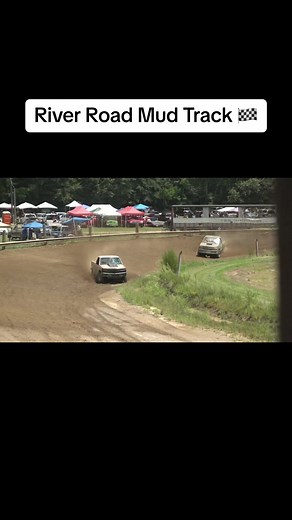 Mud Racing at River Road Mud Track #Alabama #rolltide #mud #mudracing