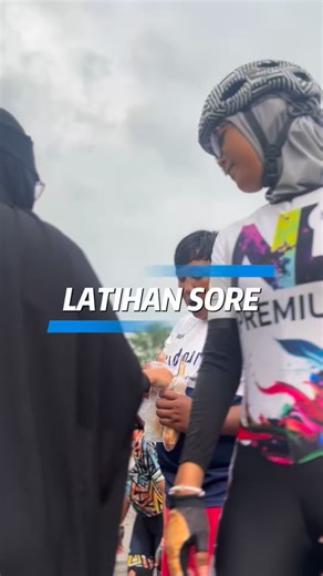 DFISS SIDOARJO (CLUB SEPATU RODA) on Instagram: "Maem o maem o ben syehatt🥰 DFISS GASSSS !!! DFISS (Delta Force Inline Skate Sidoarjo) Informasi Pendaftaran Join Club : WhatsApp Admin 1 : 08121726033 Admin 2 : 081282343695 Atau klik link di bio🎉 #inlineskatejatim #dfisssidoarjoclubsepaturoda #sepaturodasidoarjohits #sepaturodajatim #atletnasional"