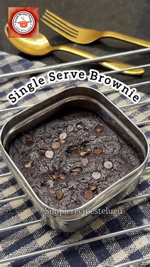 Simple Recipes Telugu on Instagram: "Single Serve Brownie #recipe #quickbrownie #easybrownie #brownierecipe #noovenbrownie simplebrownie ⭐ PRO TIP CORNER ⭐ * Based on cooking time, 10-11 min - Very gooey 12-13 min - Fudgy 14 min - Fully set * Make sure the milk is at room temperature while using. * If the base of the brownie got browned too early, then add more salt in the base of the pan. *Can add one egg in place of milk for better structure and binding. *If the batter sticks to the toothpick,