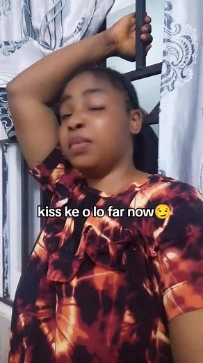 When we start geography wey we dey draw map 😏 abi when we start love wey we dey kiss haaa abeg ooo🙄 | Temitope Omomayokun