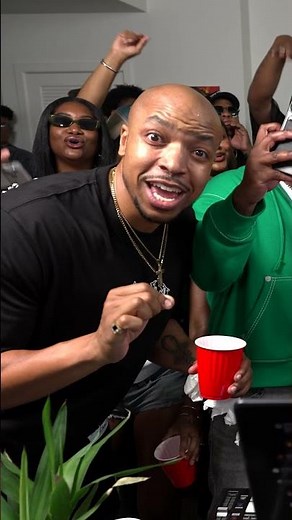 That moment you’re vibing to ‘Boo’d Up’ and the writer, Joelle James, walks in. #boodup #ellamai