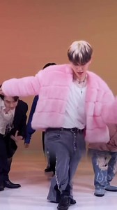 Exo mini version relay dance 💫 Sooo cute 🤣🤗 . cr: rightful owner | 𝐄𝐱𝐨'𝐬 𝐒𝐭𝐨𝐫𝐲