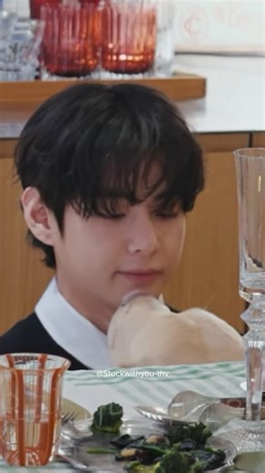 Even this dog fell in love with him at first sight🥹💜#taehyung #kimtaehyung #v #bts