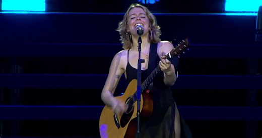 Singer-songwriter Maggie Rogers