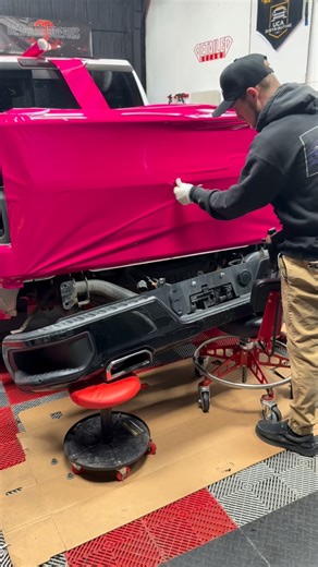 3K views | Chevy tailgate wrapped ⏱️ @kpmfvehiclewraps @metrorestyling #wraps #wrap #colorchange #vinylwrap #metrorestyling #kpmf #paintisdead #satisfying #perfection | Detailed Dreams LLC | Facebook