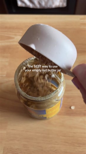 don’t throw away your almost empty nut butter jar!!! make your overnight oats in it && thank me later🤭 1/3 cup oats 2/3 cup almond milk 1/2 tbsp chia seeds 1 scoop chocolate protein 1 tbsp cacao powder cinnamon, salt, honey to sweeten top with banana and enjoy!! #peanutbutter #overnightoats #foodhack #Recipe @EarthChimp Protein Powder