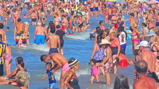 Exploring Bristol Beach: A Day in Argentina