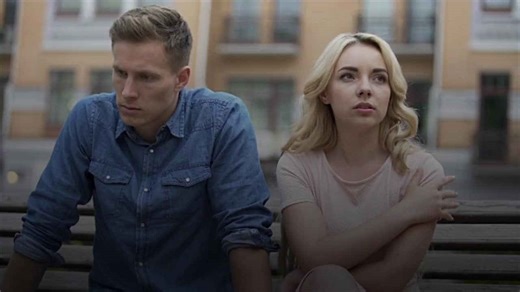 How to tell if someone is lying to you by their body language