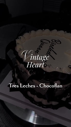 Delicious Vintage Heart Cake Ideas for Birthdays