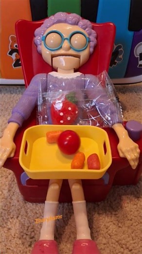 greedy granny love orange hubba Bubba mini gum america's bubble gum strawberry squishy #asmr #short