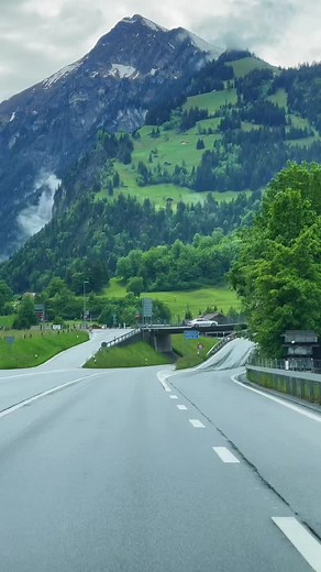 #swissroads 🇨🇭#swissmountains #swissalps #amazingswitzerland #switzerlandtravel #switzerlandnature #swissviews #naturelover #sisiswiss