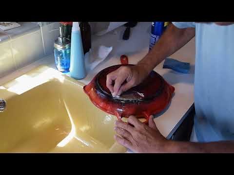 Cleaning Le Creuset