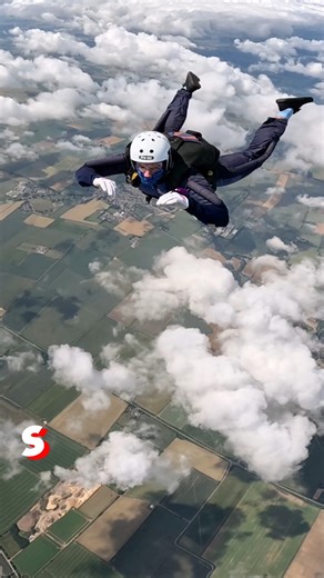 This is a Level 7 from the AFF course 🪂Once this level is passed, you are cleared for your “consolidation” jumps - jumping solo without an instructor! You will then need to complete 10 of these (and your Level 8, a hop ‘n’ pop) before getting your A Licence! 🙌📷 Christopher McCann #aff #affcourse #skydive #skydiving #skydiver #learn #school #learntoskydive #jump #jumping #student #instructor #adrenaline #adventure #travel #northlincolnshire #lincolnshire #skydivehibaldstow #hibaldstow | Skydiv