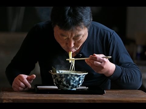 Watch This Chef Demonstrate The Right Way To Eat Ramen