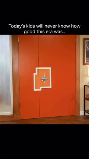 Nostalgic for 2000s on Instagram: "Nickelodeon in the late ‘90s and 2000s was pure childhood chaos in the best way possible. You’d race home, flip on the TV right as that orange splat logo burst onto the screen with the classic jingle, and suddenly the whole afternoon belonged to slime, cartoons, and zero adult supervision vibes. SpongeBob SquarePants was everywhere—Patrick yelling “Is mayonnaise an instrument?” while you quoted every line for weeks. Then came The Fairly OddParents with Cosmo an