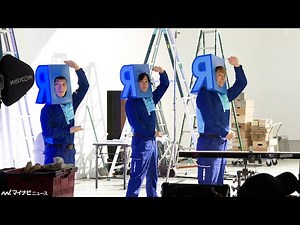 稲垣吾郎・草なぎ剛・香取慎吾、“Rのかぶり物”姿で息ぴったりのダンス サントリー新WEB動画「#素晴らしい過去になろう あの箱の名前」篇