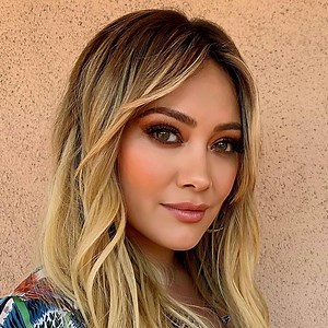 Hilary Duff - Mickey Mouse March lyrics